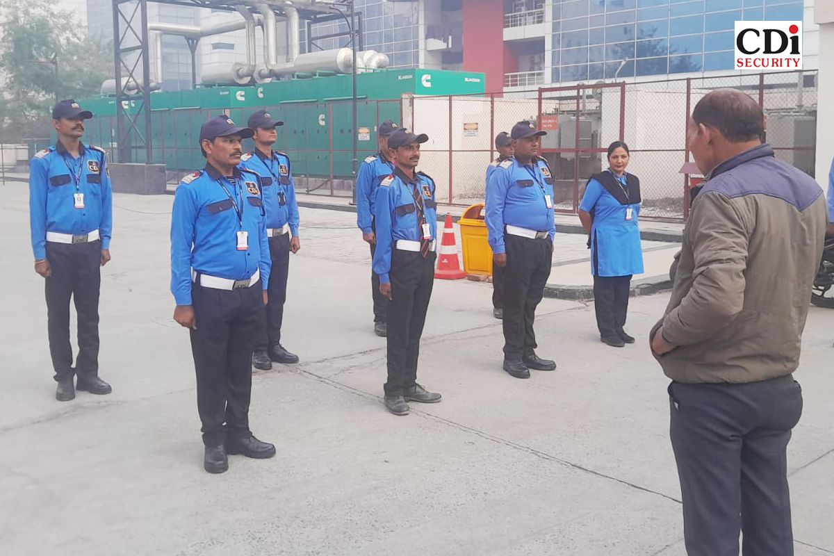 10 Reasons to Choose Security Guards for Business Safety